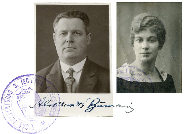 Aleksandra Būmaņa un Martas Būmanes pasu fotogrāfijas (1928, 1920)Foto no LNA LVVA