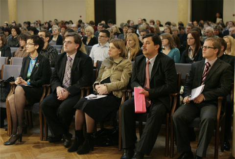 Latvijas Universitātes Lielajā aulā: konferences klausītāji un organizatori (pirmajā rindā – "Jurista Vārda" redakcija)Boriss Koļesņikovs, "LV"